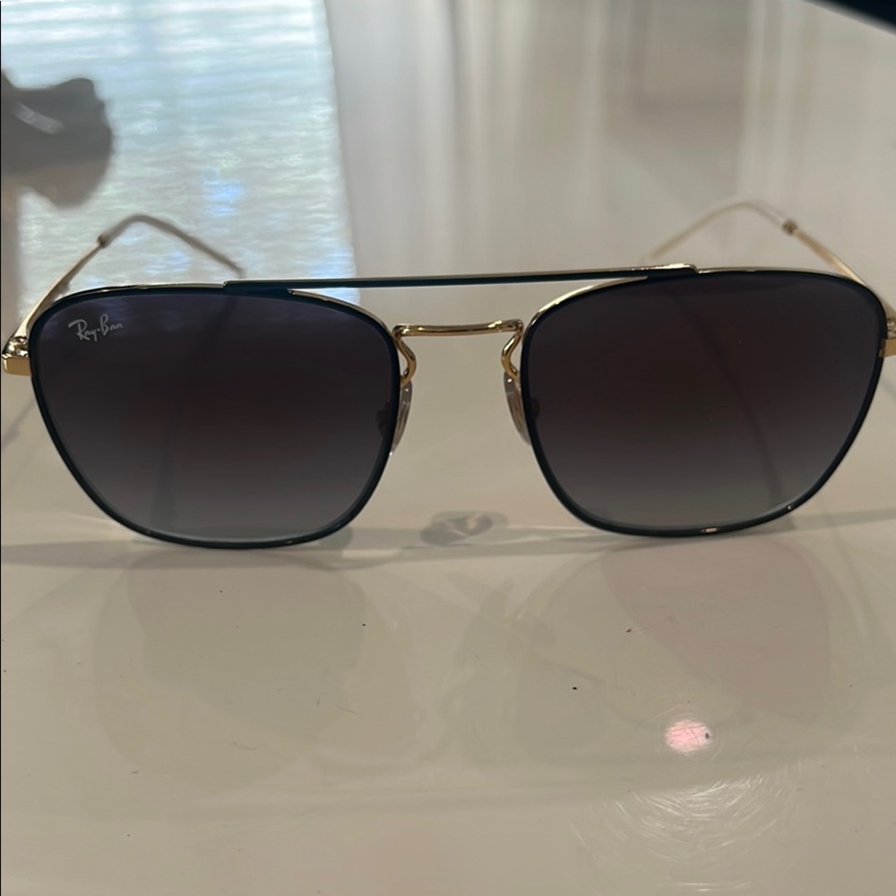 Ray-Ban Black Frame with Gold Detail Sunglasses comes with ray ban case